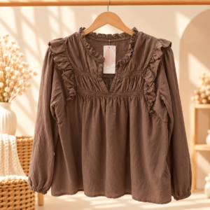 blusa boho marrón con etiqueta artesanal